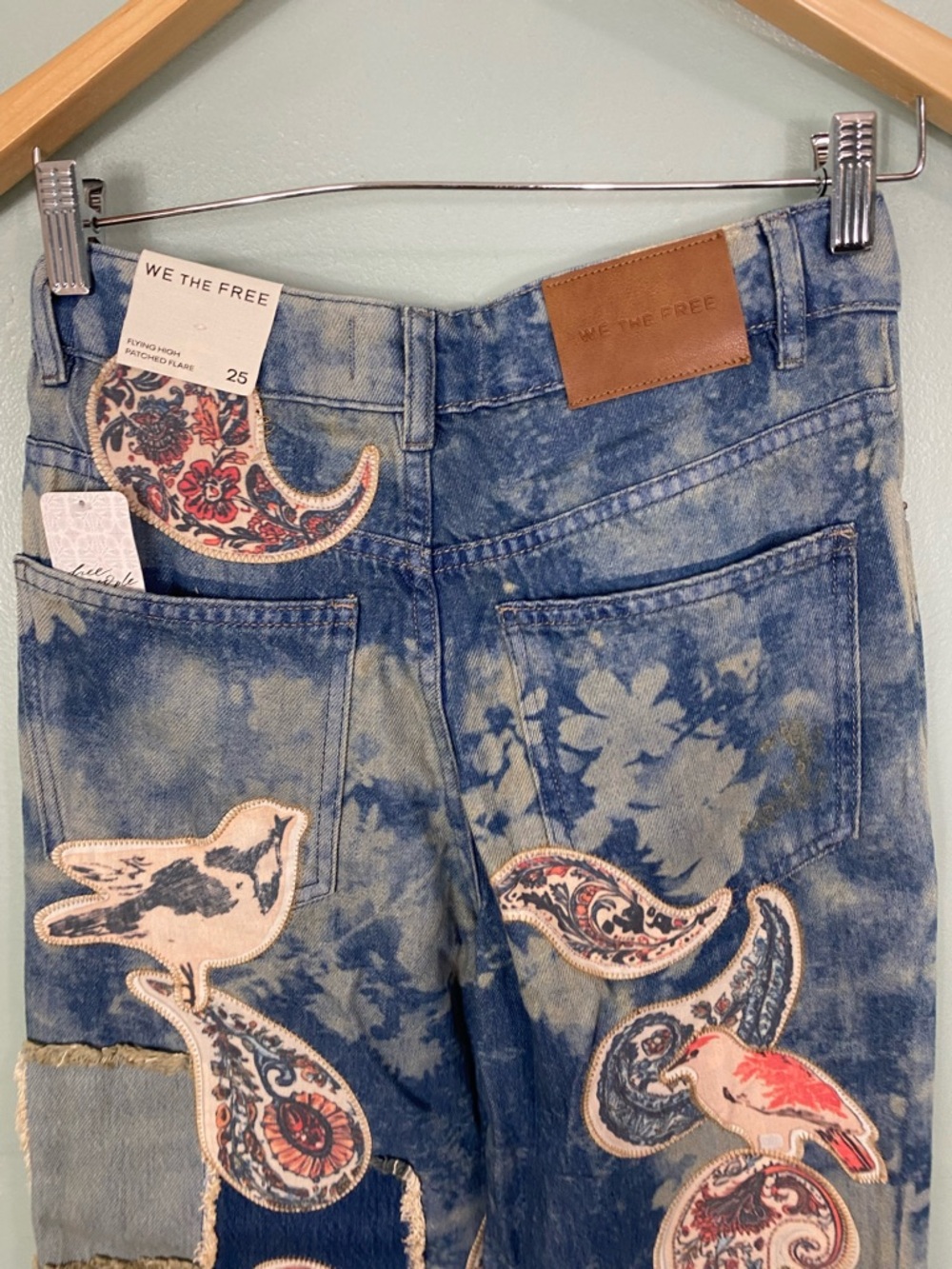 Free People Flying High Patched Jeana Rosebud Blue Bird Paisley Artsy Size 25 - Picture 8 of 9